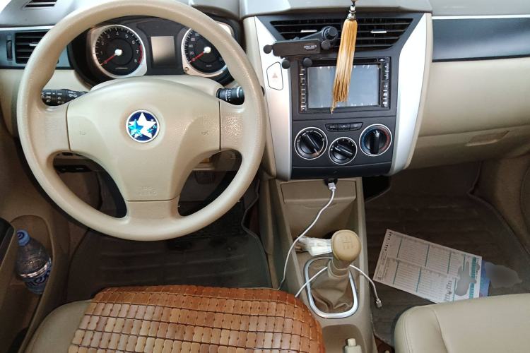 Used Venucia D50 2013 1.6L Manual Luxury Edition
