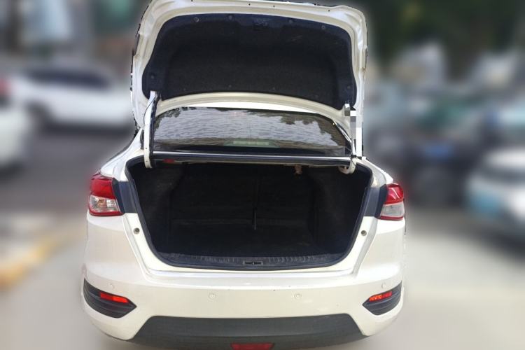 Used Nissan Lannia 2016 1.6L Manual Cool Edition Trunk