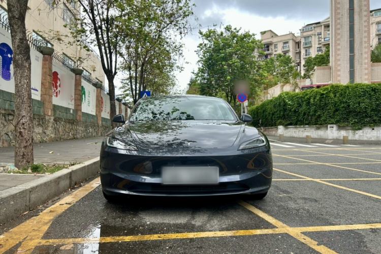 Used Tesla Model 3 2023 Long-Range All-Wheel-Drive Version