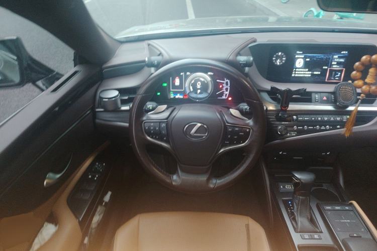 Used Lexus ES 2018 300h Premier Edition China V Standard