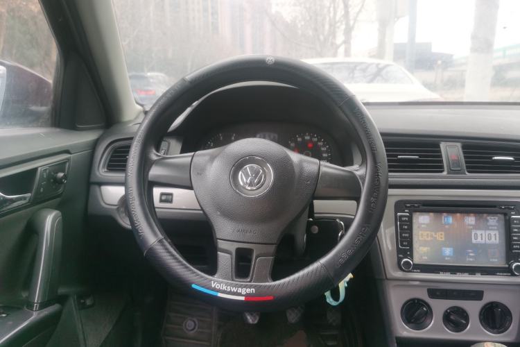 Used Volkswagen Lavida 2013 1.6L Manual Fashion Edition Steering Wheel