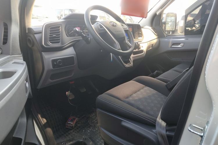 Used SAIC MAXUS Xintu V80 2025 Value Edition Aoyuntong 2.0T Manual Short Wheelbase Mid-Height 127 Ps 5/6 Seats