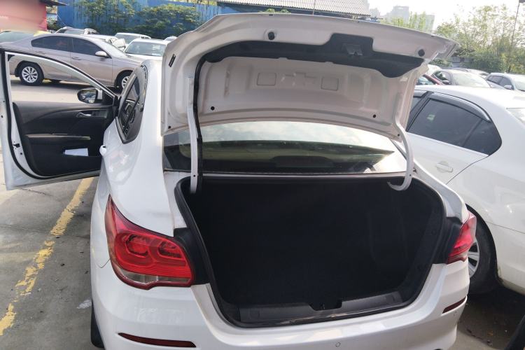 Used Chevrolet Cavalier 2019 320 Manual Xinyue Edition Trunk