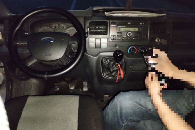 Used Ford Transit Custom 2013 2.4T Diesel Economical Long-Wheelbase Mid-Roof China IV Standard