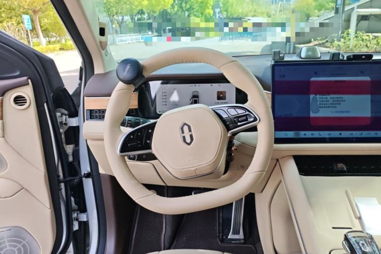 Used Hima AITO M7 2024 1.5T Rear-Drive Plus Version 5 Seats Steering Wheel