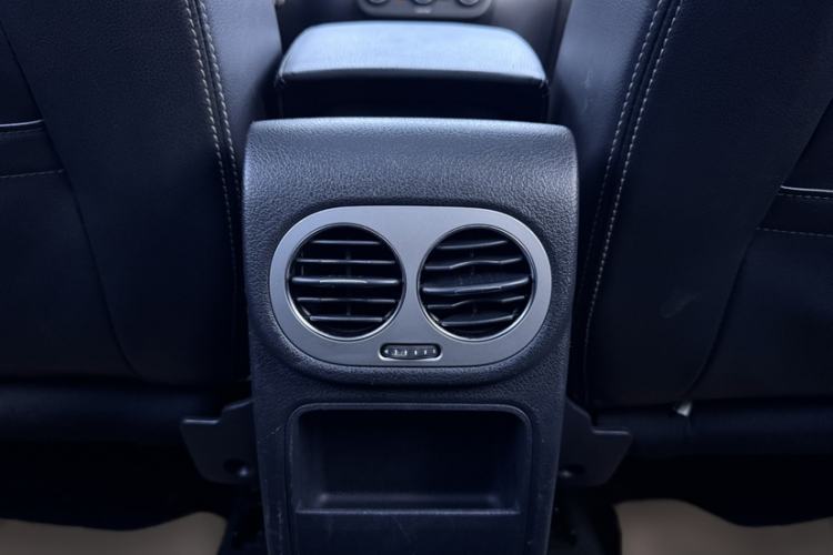 Used Volkswagen Tiguan 2017 300TSI Automatic Two-Wheel Drive Silk Road Comfort Edition Interior 4