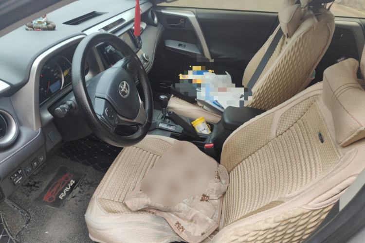 Used Toyota RAV4 2019 2.0L CVT Two-Wheel Drive Luxury Version China VI Standard Left Front Seat