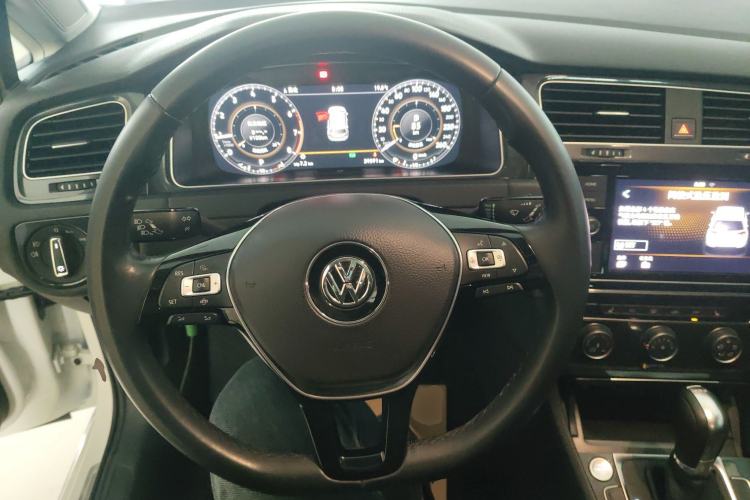 Used Volkswagen Golf 2019 280TSI DSG Luxury Version China VI Standard Steering Wheel