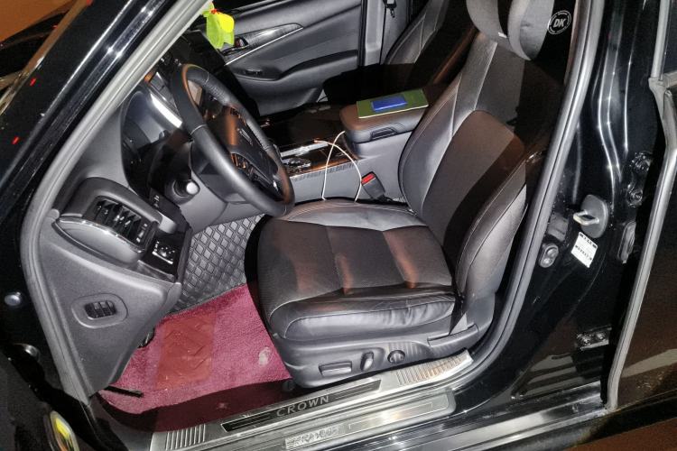 Used Toyota Crown 2015 2.0T Fashion Edition
