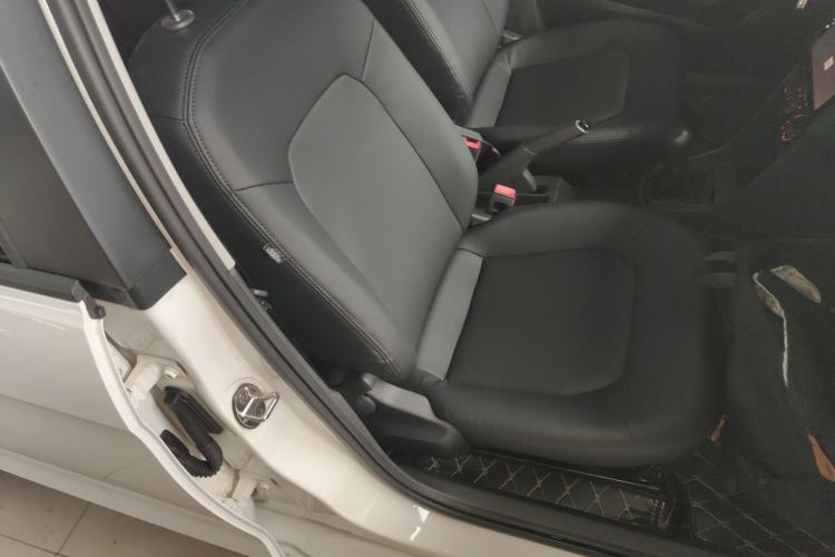 Used Volkswagen Jetta 2015 1.6L Manual Fashion Edition