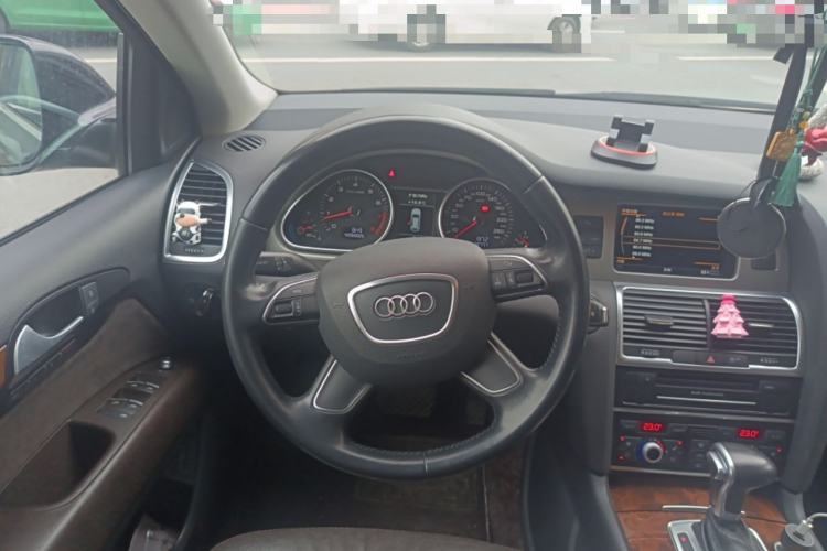 Used Audi Q7 2015 35 TFSI Ambition Edition Steering Wheel