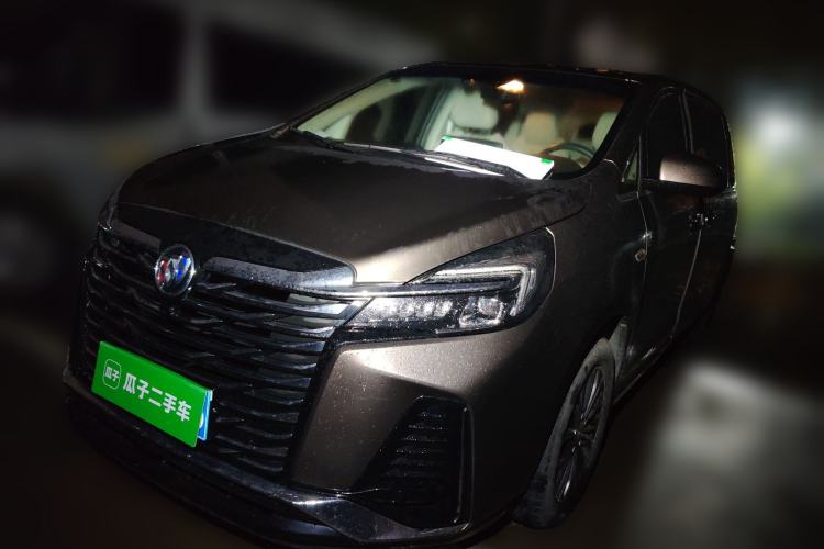 Used Buick GL8 2023 Land Executive Class Comfort Model