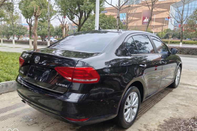 Used Volkswagen Lavida 2015 1.6L Automatic Comfort Edition
