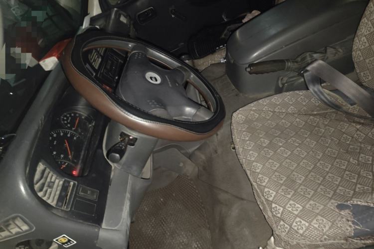 Used Jinbei Hiace 2011 2.0L 5th Generation Kuaiyunwang Luxury Edition 4G19