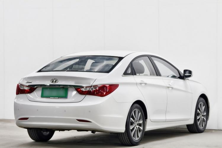 Used Hyundai Sonata 2015 Classic 2.0L Automatic Leading Edition Exterior 5