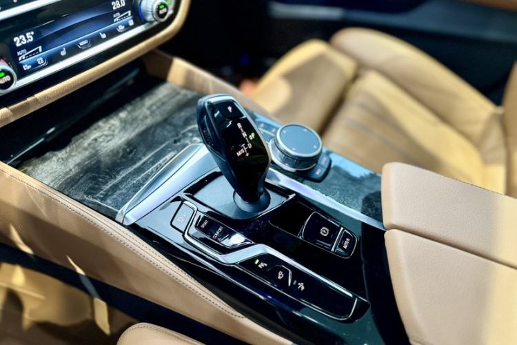 Used BMW 6 Series GT 2021 Restyled 630i M Sport Package Gear Lever