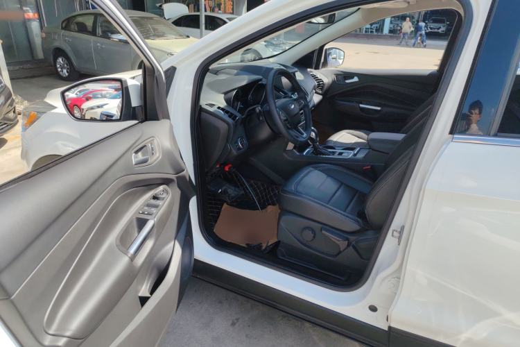 Used Ford Kuga 2018 EcoBoost 180 Two-Wheel-Drive Platinum Edition
