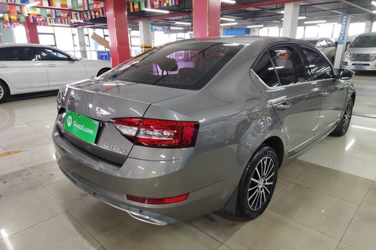 Used Skoda Octavia 2019 1.5L Automatic Smart Drive Luxury Edition China VI Standard Rear Right 45 Deg