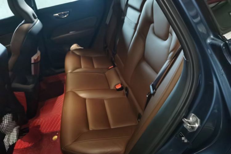 Used Volvo XC60 2021 T5 4x4 Smart Luxury Edition