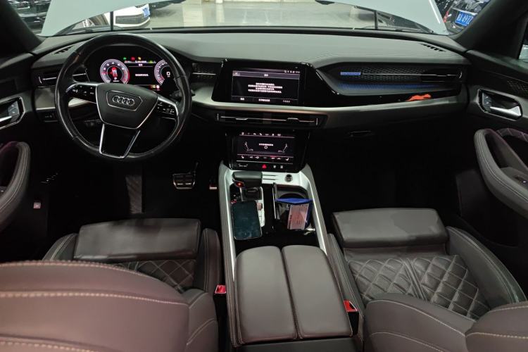 Used Audi Q6 2024 45 TFSI quattro Qiyun Edition Yulin Package 7 Seats
