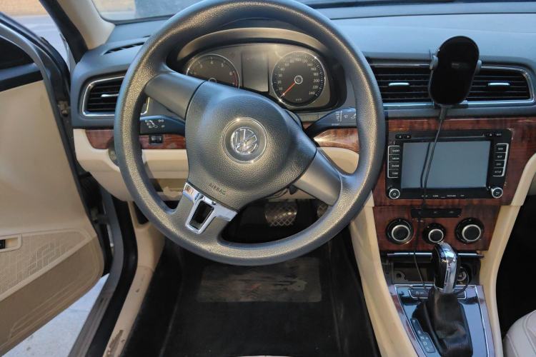 Used Volkswagen Lavida 2013 1.4TSI DSG Comfort Edition Steering Wheel