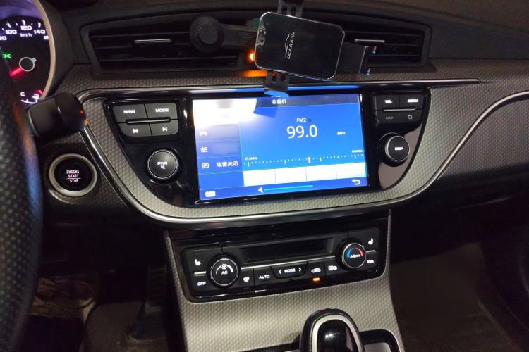 Used Geely Auto Emgrand GS 2017 Elegant Edition 1.3T Automatic Smart Connectivity Model Audio And AC Panel