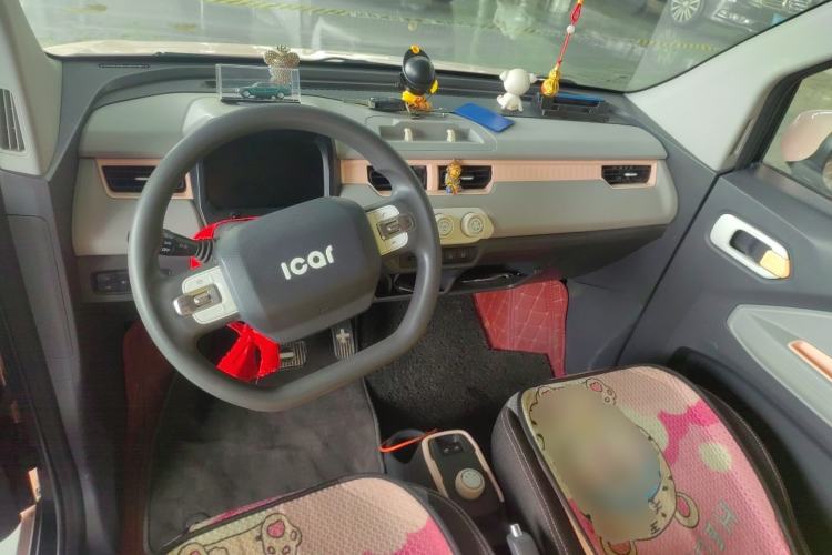 Used Chery QQ Ice Cream 2022 170km Sundae Phosphate Lithium-Ion Center Console