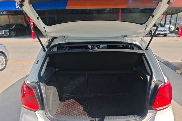 Used Volkswagen Polo 2016 1.6L Automatic Comfort Model Trunk