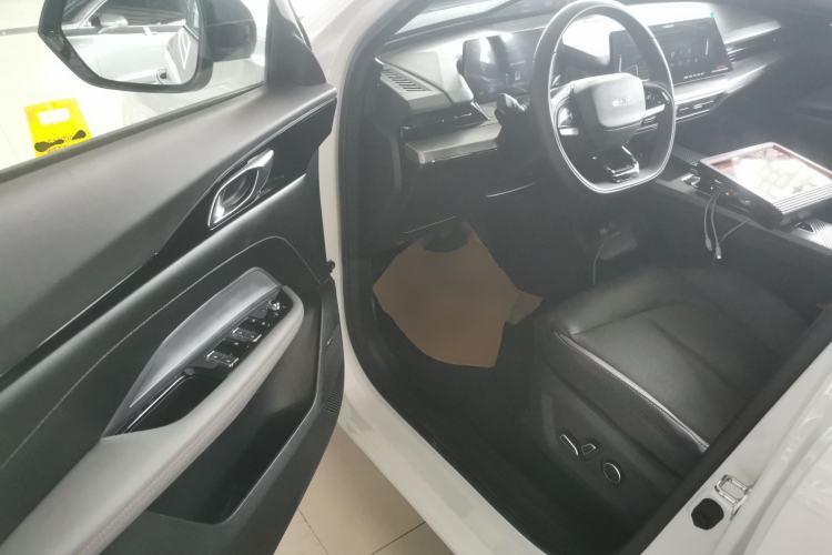 Used Oshan Z6 New Energy 2023 ZhiDian iDD 150KM Flagship PLUS Smart Parking Edition
