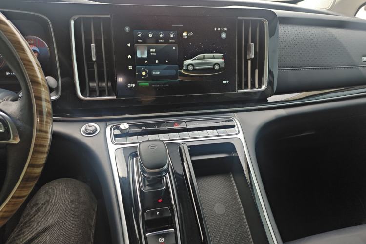 Used GAC Trumpchi M8 2021 Lingxiu Series 390T Ultimate Edition Center Console