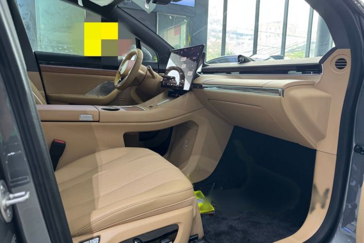 Used Hima Luxeed R7 2026 Model Range-Extending Max+ Interior 7