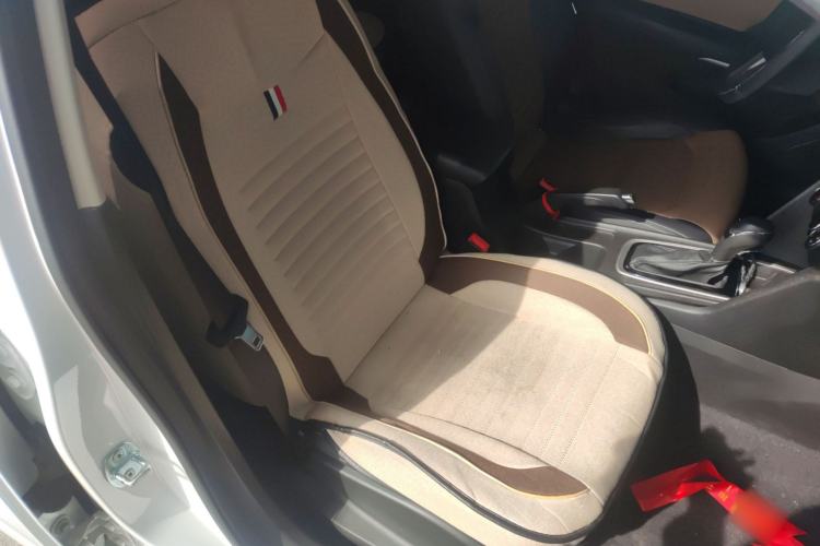 Used Chevrolet Monza 2020 320 Automatic Enjoyment Edition Right Front Seat