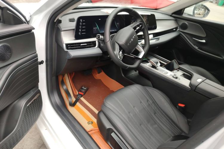 Used Chery Fengyun A8 2025 Model 70km Basic Version