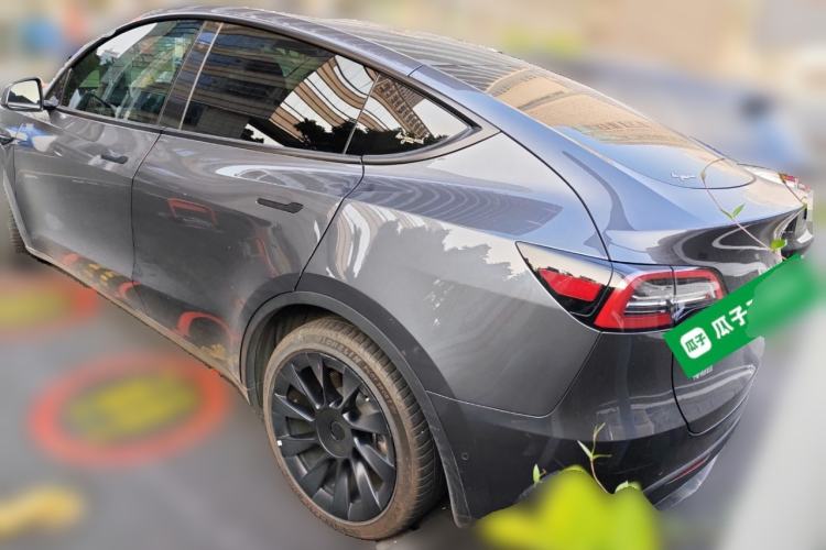 Used Tesla Model Y 2022 Long-Range All-Wheel-Drive Version
