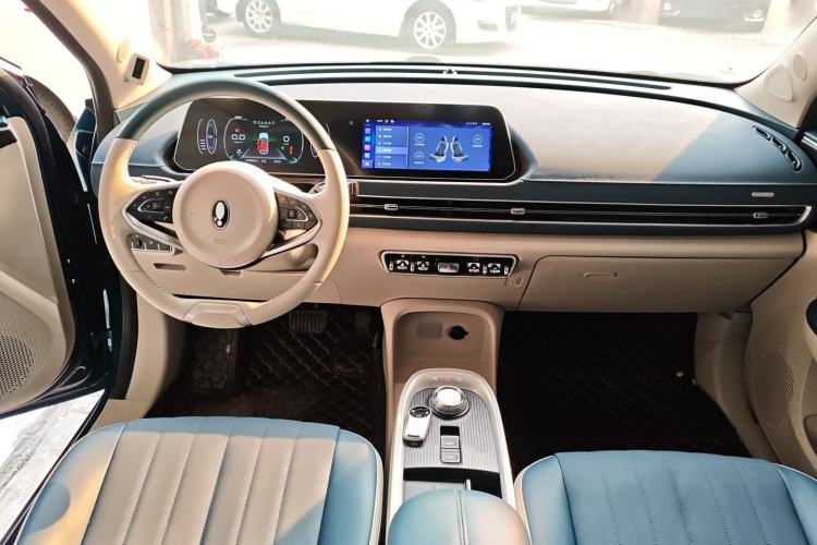 Used ORA Good Cat 2021 400km Standard Range Athena Edition Lithium-Ion Battery Center Console