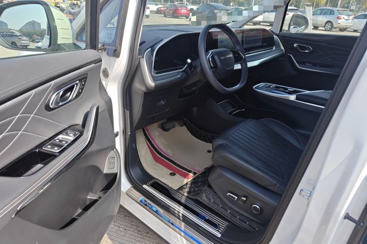 Used SAIC MAXUS G90 2023 2.0T Xingyun 7-Seater Version
