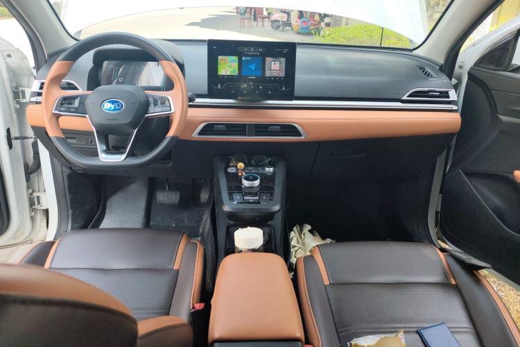 Used BYD e2 2021 Luxury Model Center Console