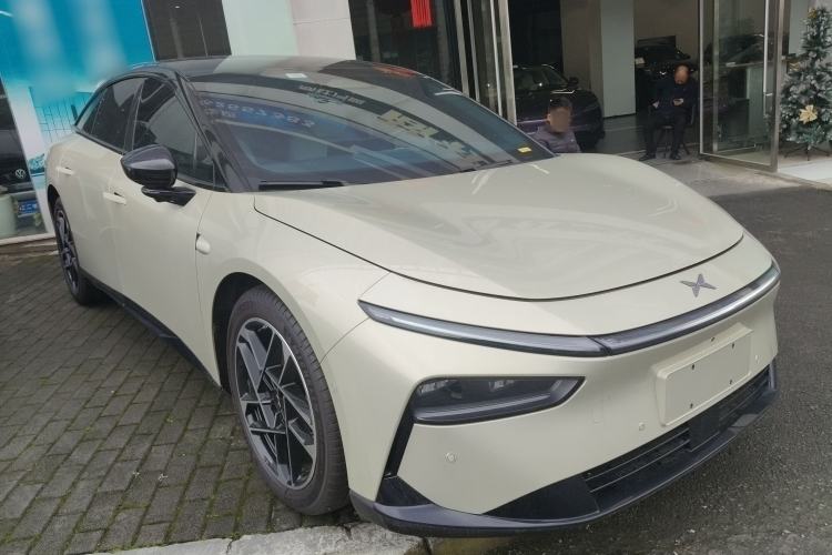 Used XPeng P7+ 2024 Ultra-Long Range Max Front Right 45 Deg