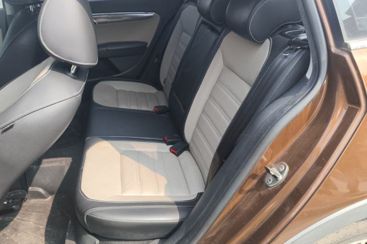 Used Volkswagen Cross Lavida 2014 1.6L Automatic Left Rear Seat