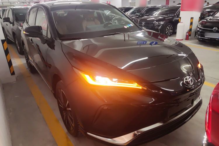 Used Toyota Venza 2022 2.0L CVT Four-Wheel Drive Supreme Edition Front Right 45 Deg