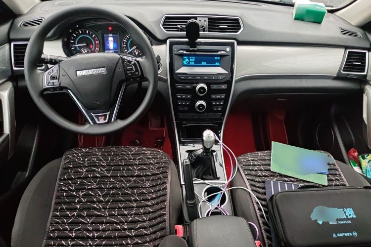 Used Haval H2 2016 Red-Label 1.5T Manual Two-Wheel Drive Comfort Model
