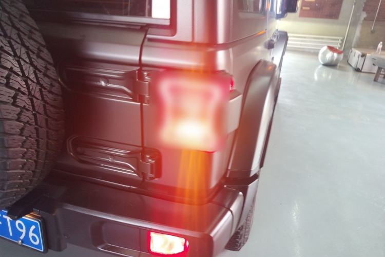 Used Jeep Wrangler 2019 2.0T Sahara Four-Door Version China VI Emission Standard Right Rear Taillight