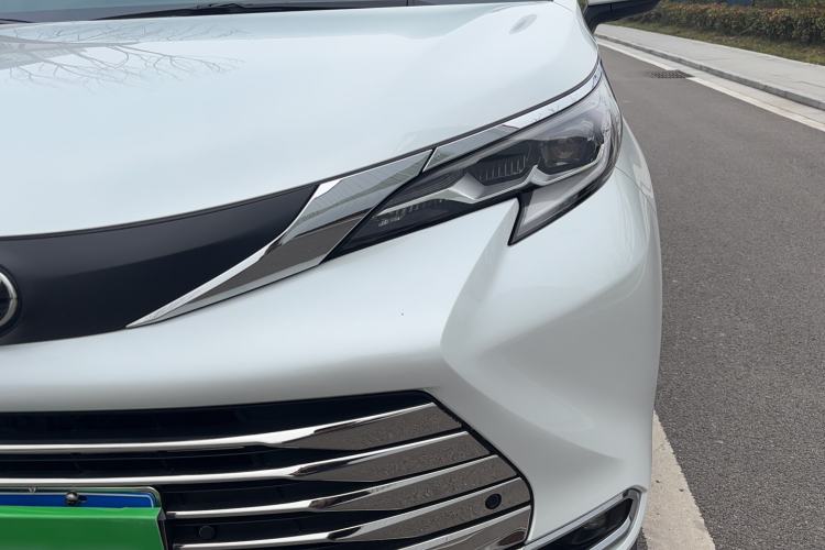 Used Toyota SIENNA 2024 2.5L Hybrid Comfort Edition