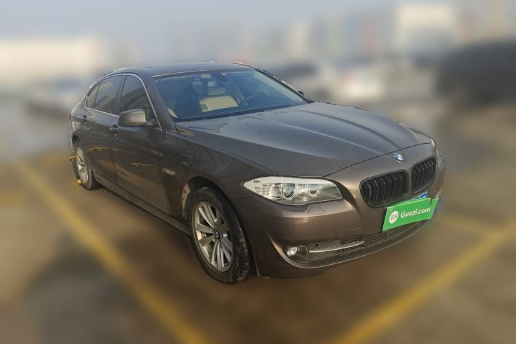 Used BMW 5 Series 2013 525Li Leading Model Front Right 45 Deg