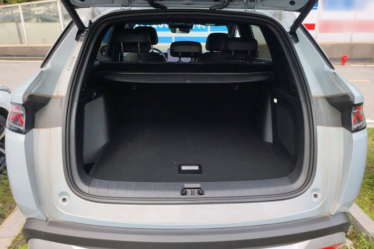 Used BYD Song L DM-i 2024 160 km Excellence Version Trunk