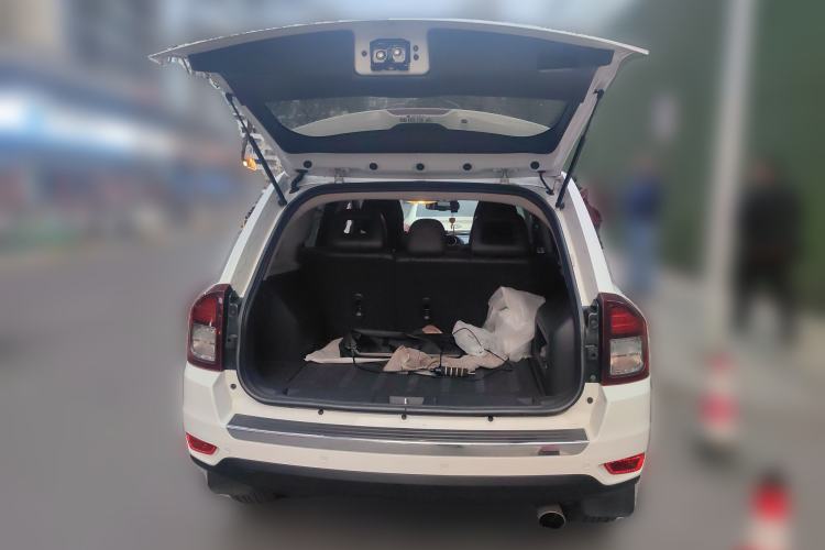 Used Jeep Compass 2014 2.4L Four-Wheel Drive Serpentine Collection Edition