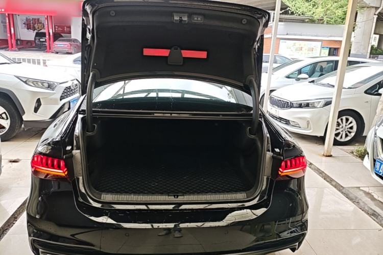 Used Audi A7L 2024 45TFSI S-line Dream-Building Edition Flow Crystal Package
