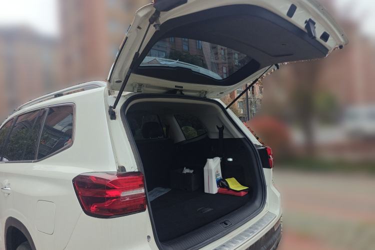 Used Roewe RX8 2019 30T Two-Wheel Drive Supreme Flagship Edition Trunk