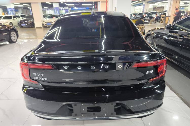 Used Volvo S90 2025 B5 Zhiyuan Luxury Edition Rear