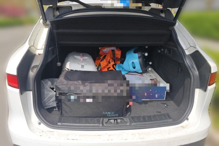 Used Jaguar F-PACE 2018 2.0T Two-Wheel Drive Urban Deluxe Edition